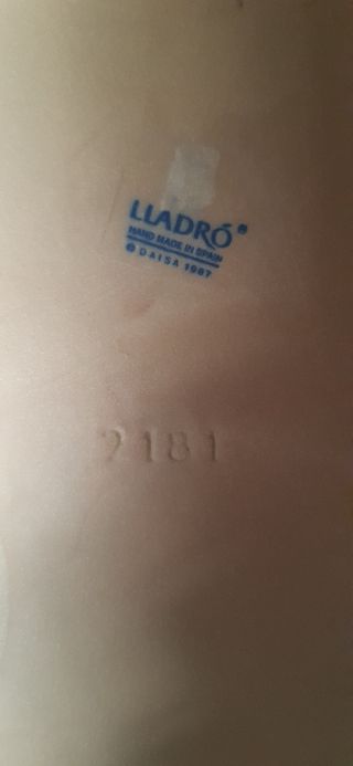 Figura Lladró mujer Desnudo reposado