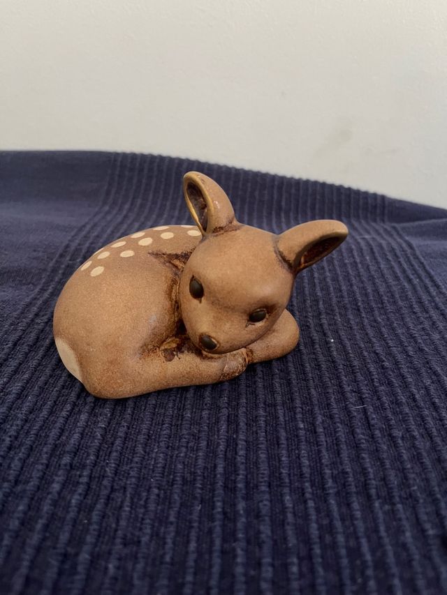 Statua di un cerbiatto