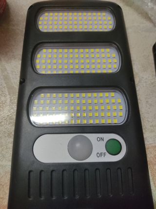 Lampara solar LED