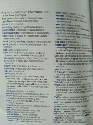 Diccionario inglés Collins compact plus.