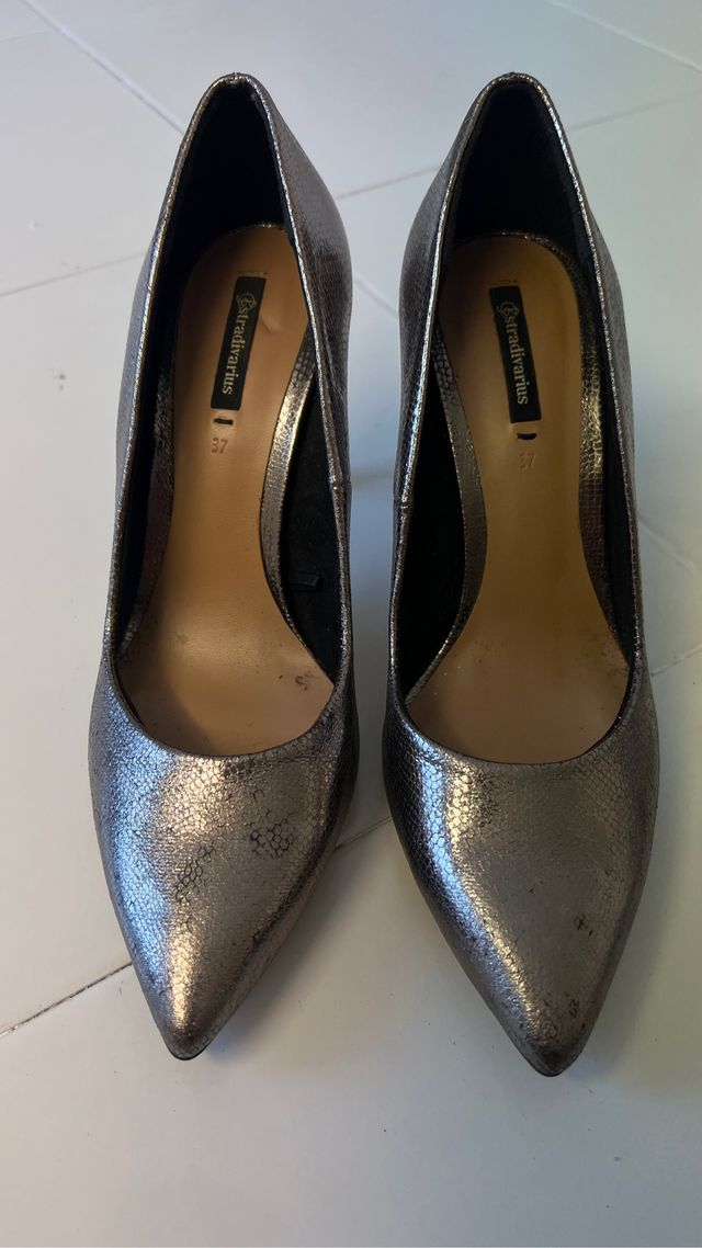 Zapatos tacón plateados