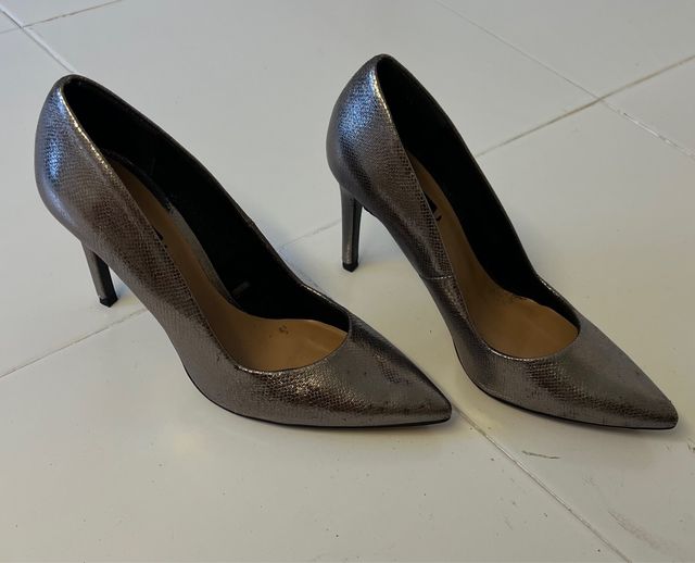 Zapatos tacón plateados