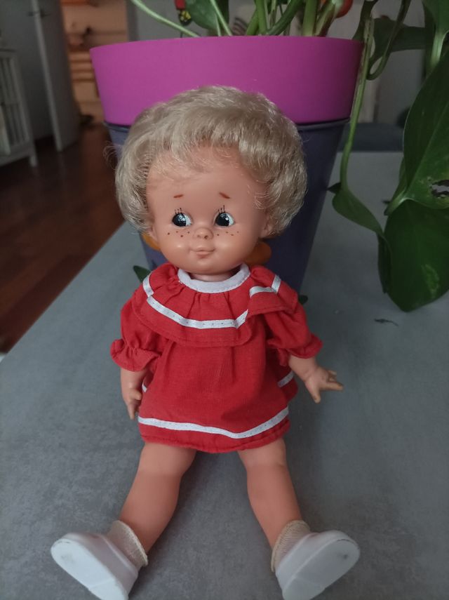 MUÑECA CUCA DE FAMOSA.