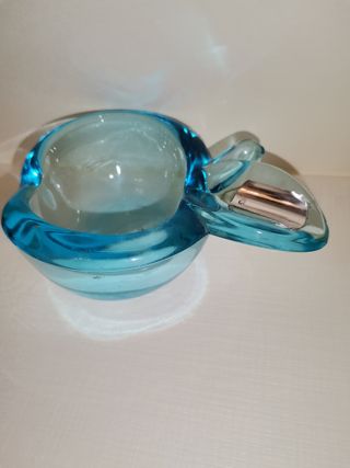 Cenicero de cristal azul