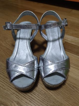 oportunidad!! sandalias de cuña plateadas N39