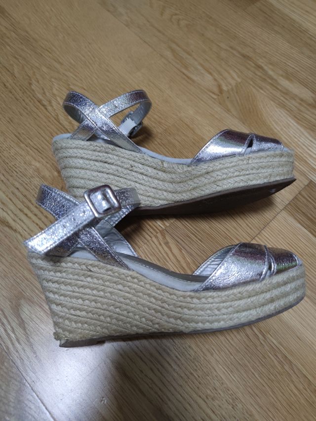 oportunidad!! sandalias de cuña plateadas N39