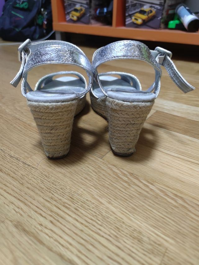 oportunidad!! sandalias de cuña plateadas N39