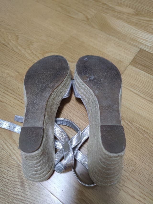 oportunidad!! sandalias de cuña plateadas N39