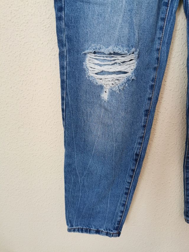 Pantalón chica talla 38 de Lefties.