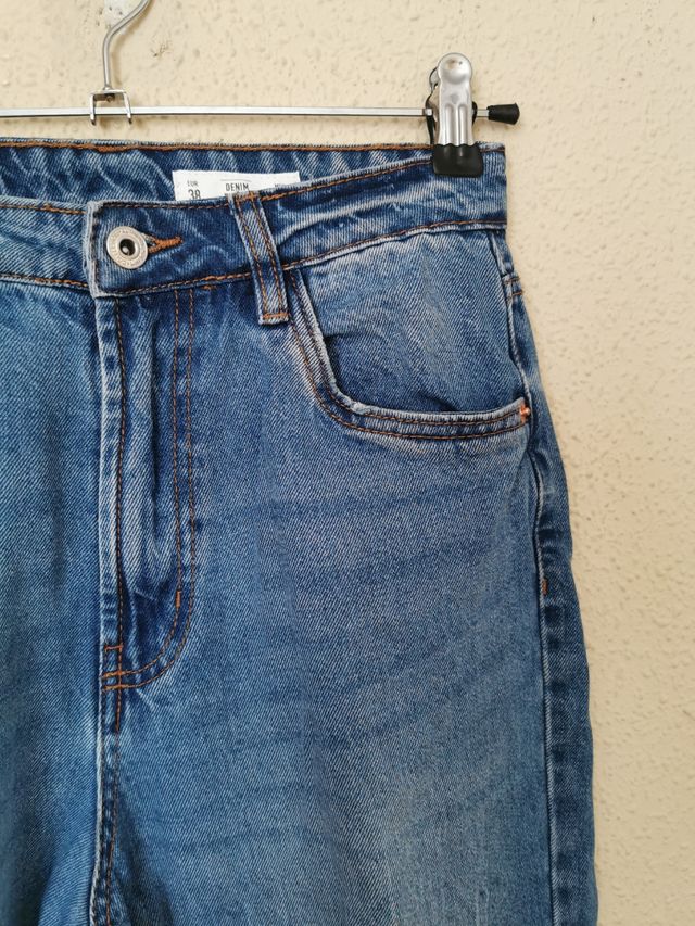 Pantalón chica talla 38 de Lefties.