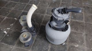 bomba y depuradora de piscina.