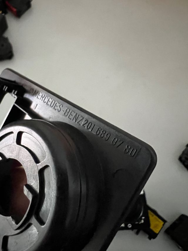 Regulador altura luces Mercedes 190 W201