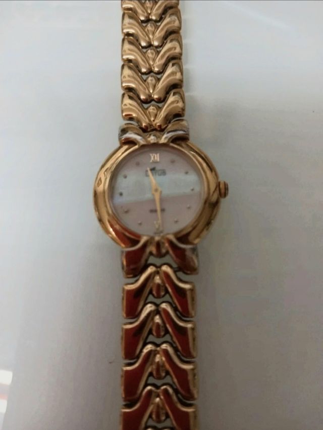 Reloj Lotus