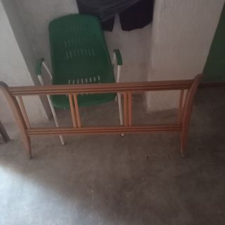 cabecero antiguo de madera