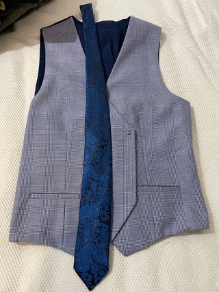 CHALEQUILLO BODA NOVIO ESTILO INGLÉS 