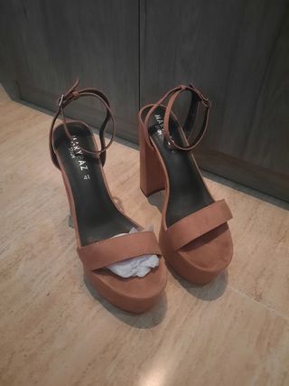 Sandalias de tacón altas rosas