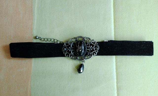 Chóker gótico negro araña Bijou Brigitte