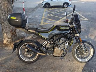 Husqvarna svartpilen 401