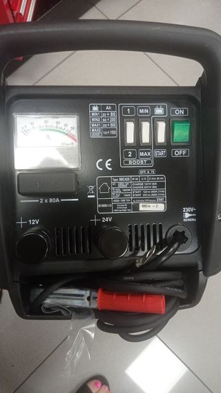Cargador y arrancador de baterías BAHCO