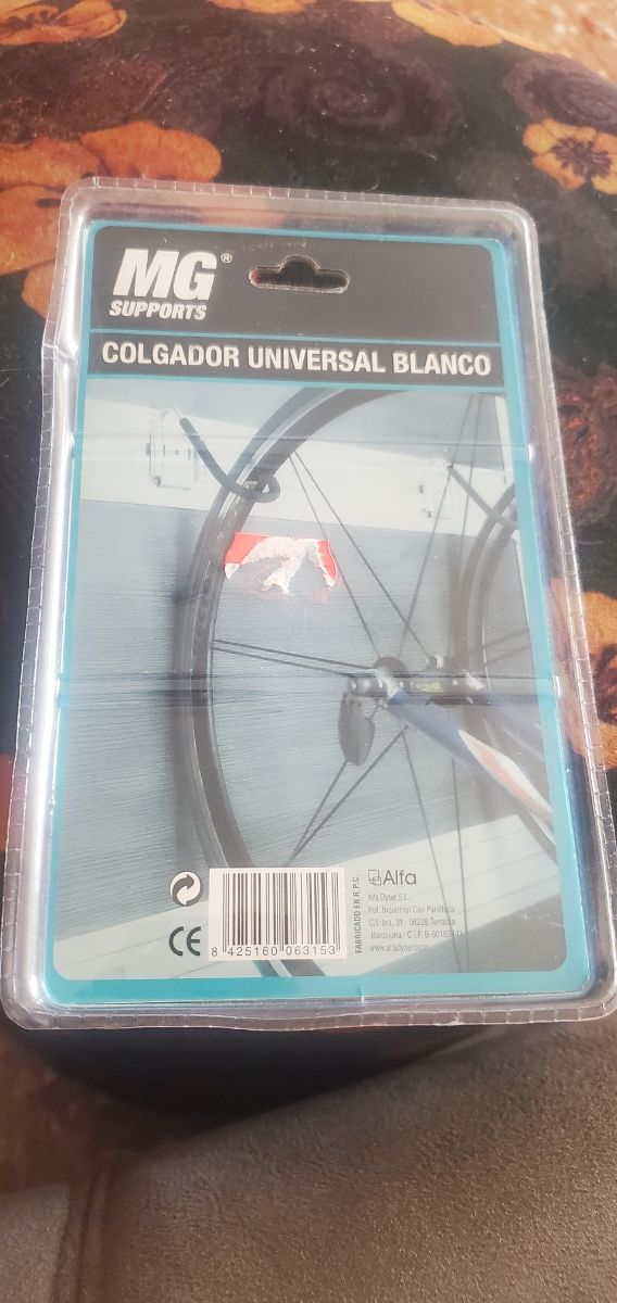 Colgador Universal blanco.