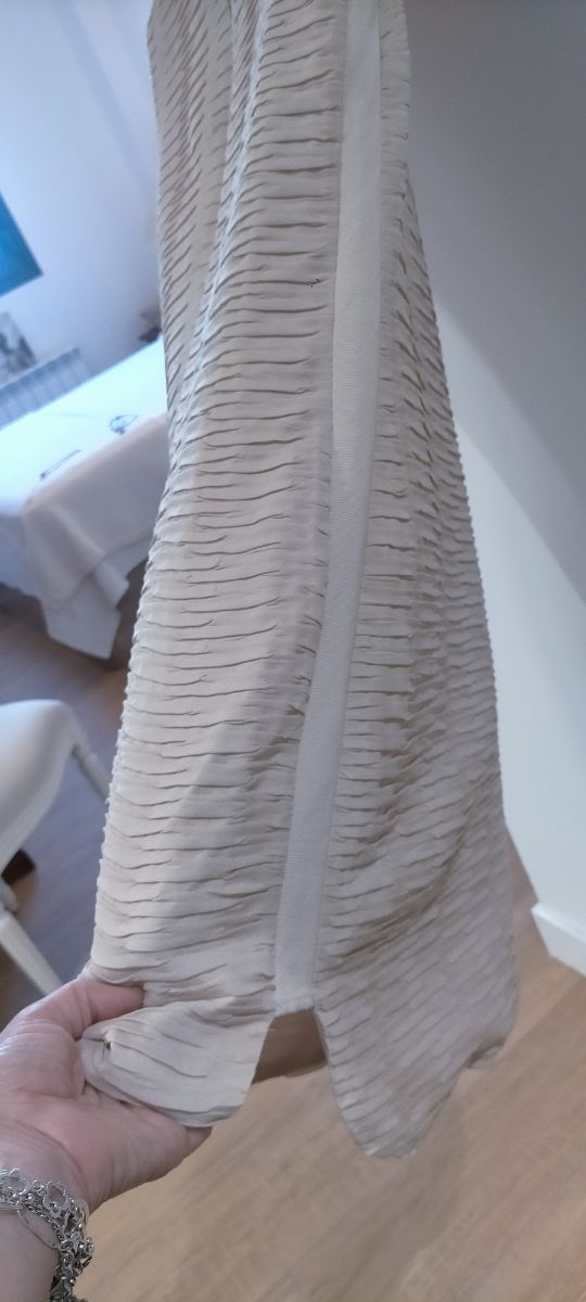 Vestido drapeado beige