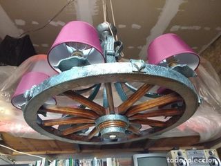 Singular y elegante lampara de techo con rueda de