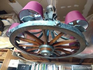 Singular y elegante lampara de techo con rueda de