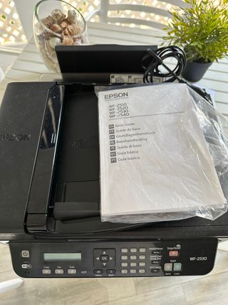 Impresora con escáner Epson  WF 2530