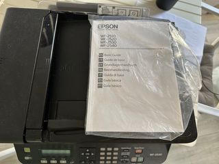 Impresora con escáner Epson  WF 2530