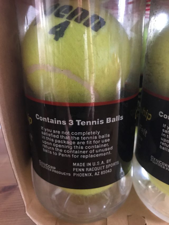 3 botes de pelotas de tenis