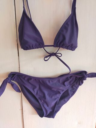 Bikini C2C color morado 🟣 Talla 42.