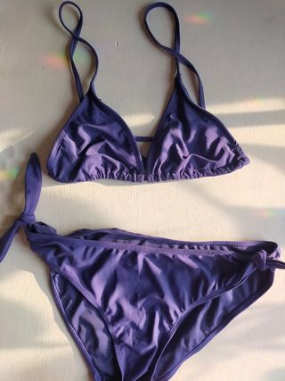 Bikini C2C color morado 🟣 Talla 42.
