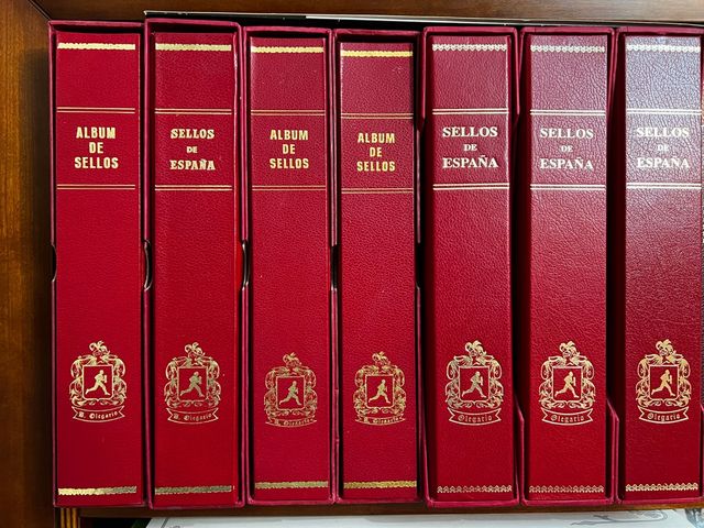 Colección de sellos 1964 a 2012 álbumes olegario