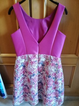 Vestido fiesta color fucsia con bordado flores
