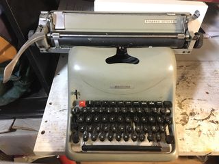 Maquina escribir antigua Olivetti lexicon 80