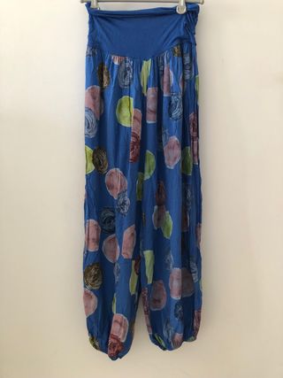 Pantalones hippies anchos con estampado