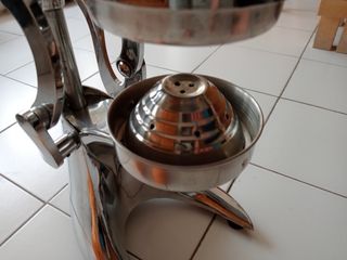 exprimidor naranja diseño manual