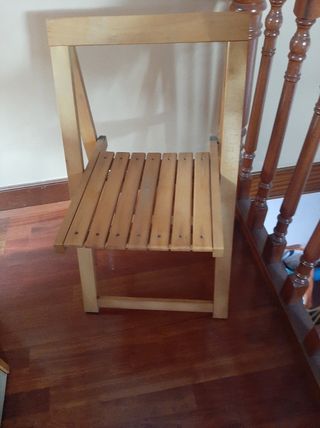 Escritorio y silla plegable