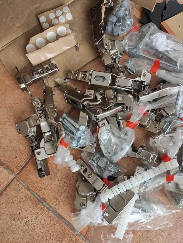 Varios para montaje de armarios