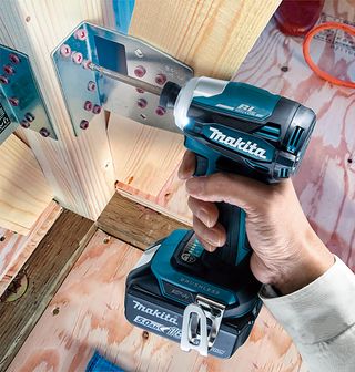 Atornillador impacto Makita DTD172RTJ