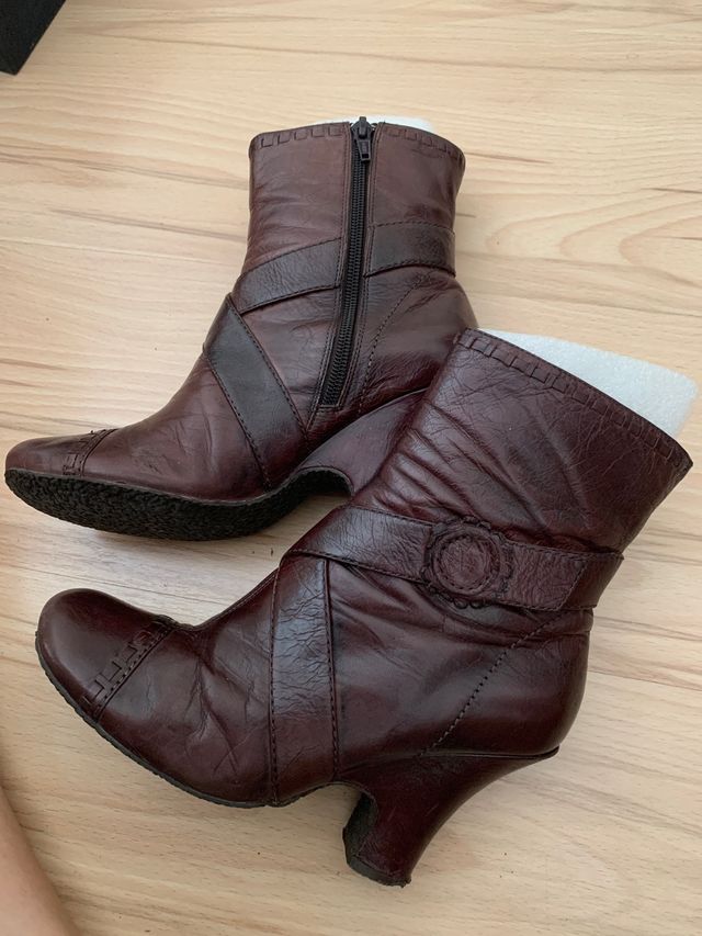 Botines piel color vino