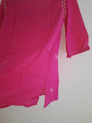 caftan o blusa fucsia bordada talla XS