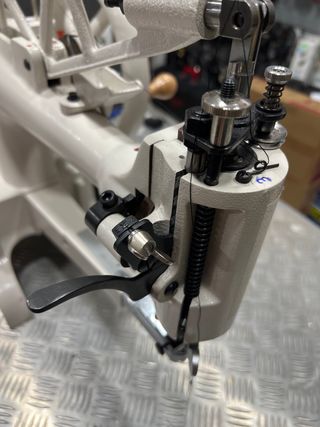 MÁQUINA DE COSER SEWMAQ SW-7129 (CUERO)