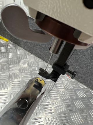 MÁQUINA DE COSER SEWMAQ SW-7129 (CUERO)