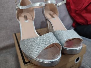 SANDALIAS C/TACON PLATEADAS