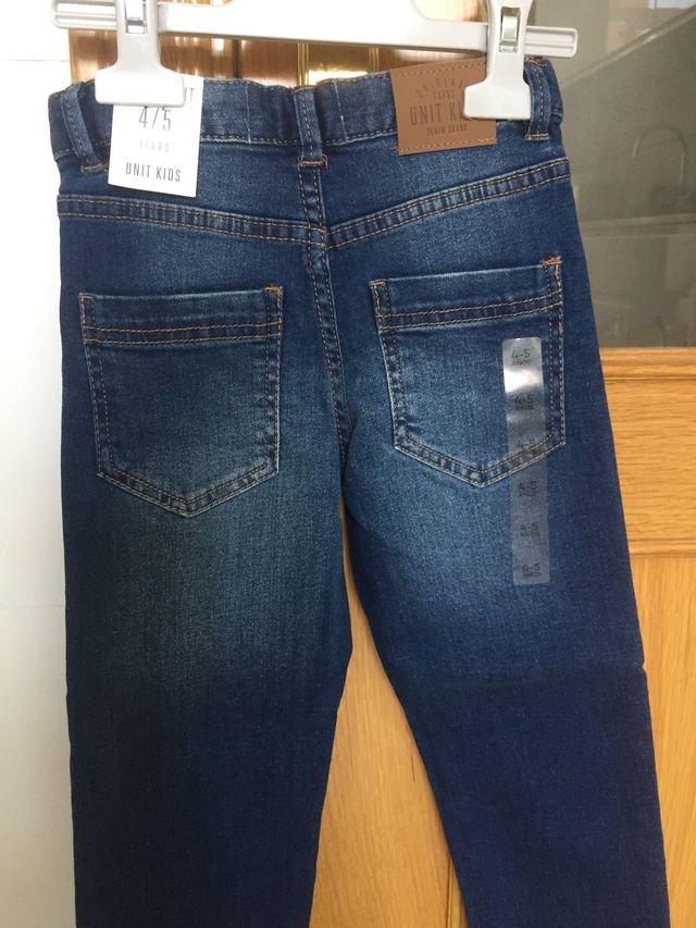 Pantalón Vaquero niño 4-5 años.Nuevo .