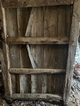 Portón rústico cuadra