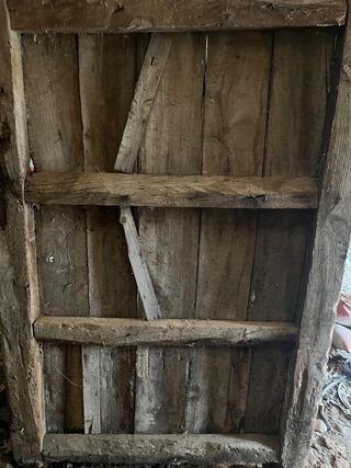 Portón rústico cuadra