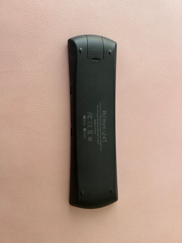 Teclado inalámbrico con ratón giroscópico