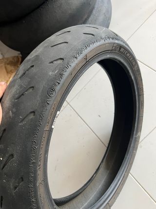 Neumático delantero michelin power RS